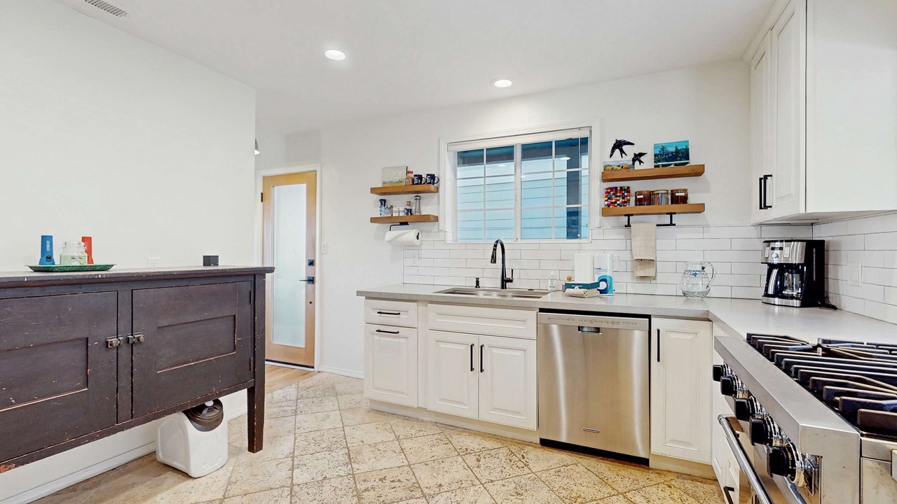 Photo of Kitchen in Tahoma
