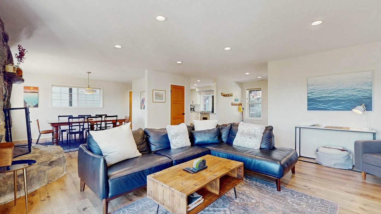 Photo of Livingroom in Tahoma