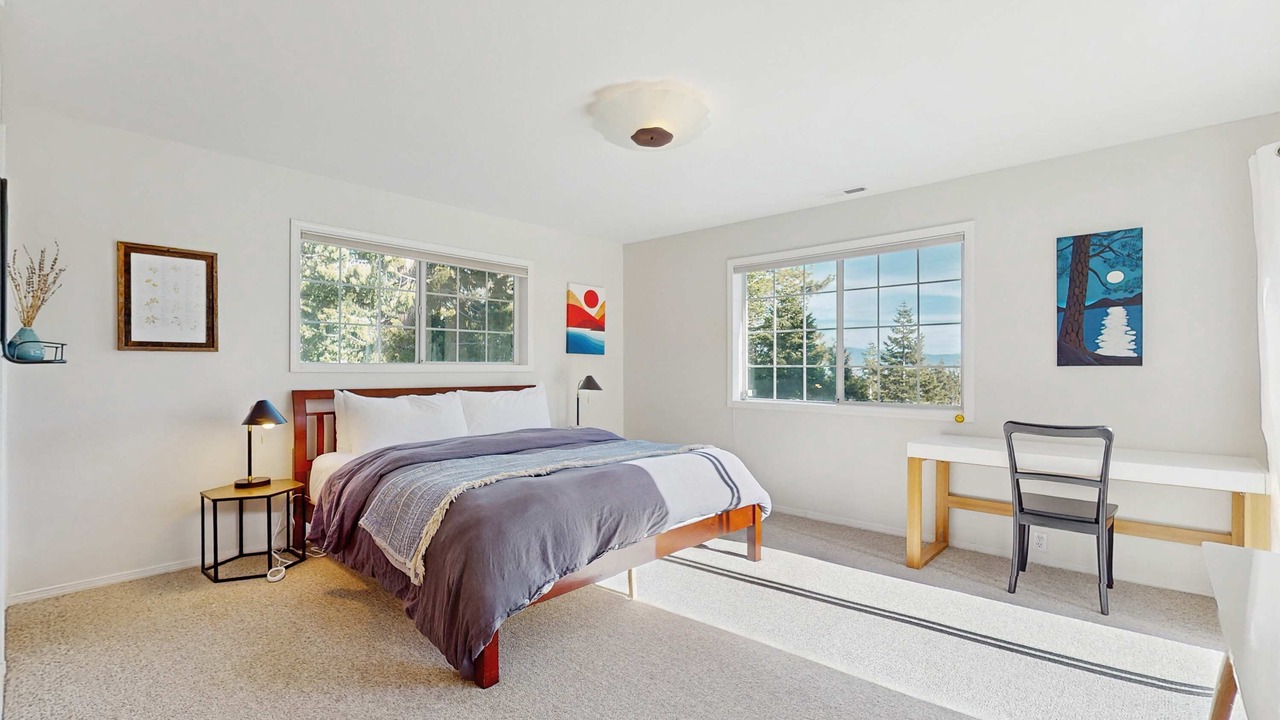 Photo of Bedroom in Tahoma