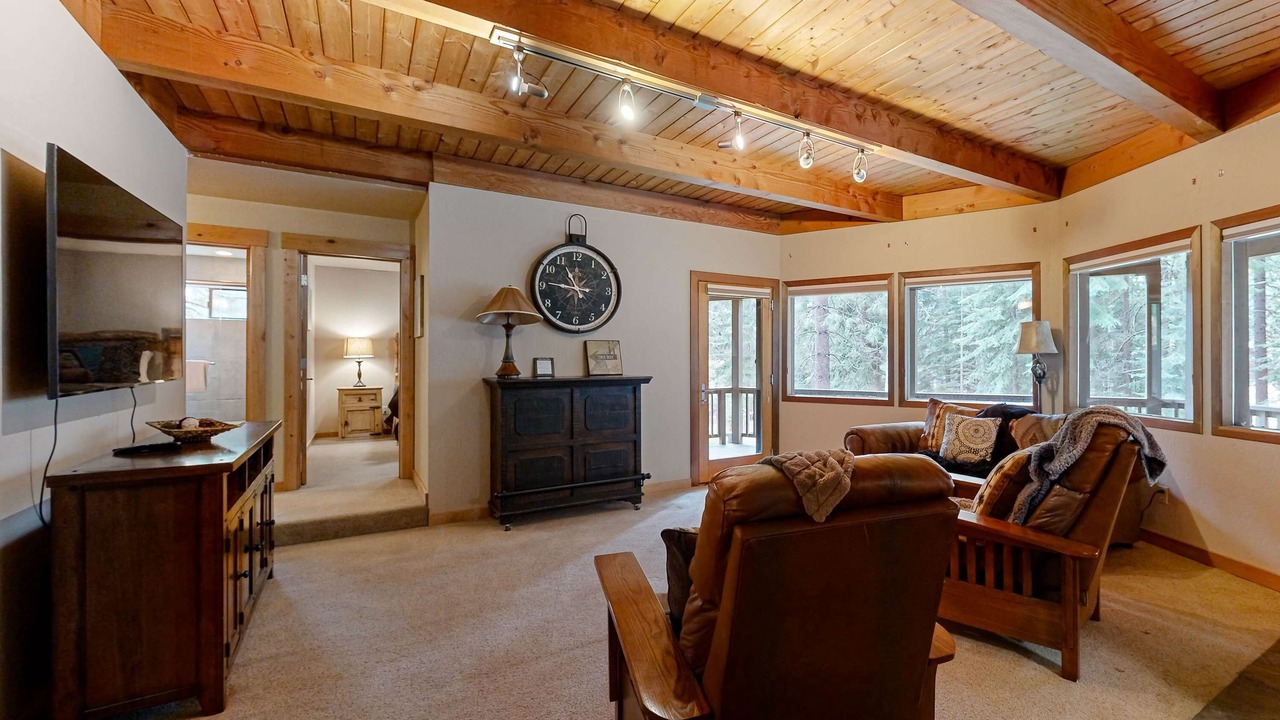 Photo of Livingroom in Ponderosa Palisades