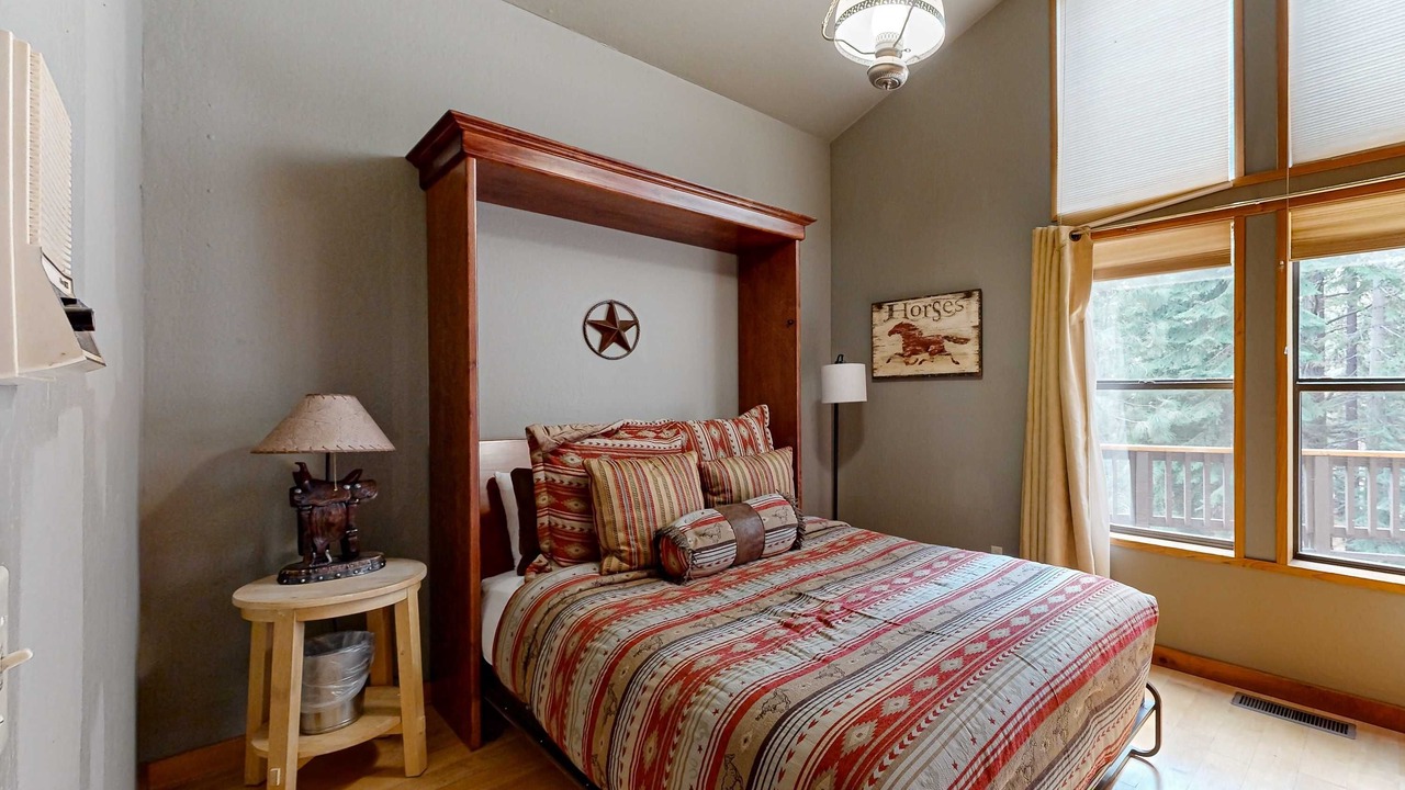 Photo of Bedroom in Ponderosa Palisades