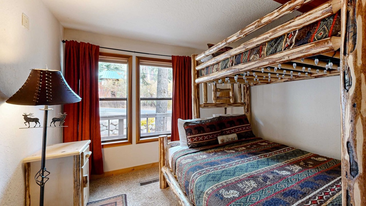 Photo of Bedroom in Ponderosa Palisades