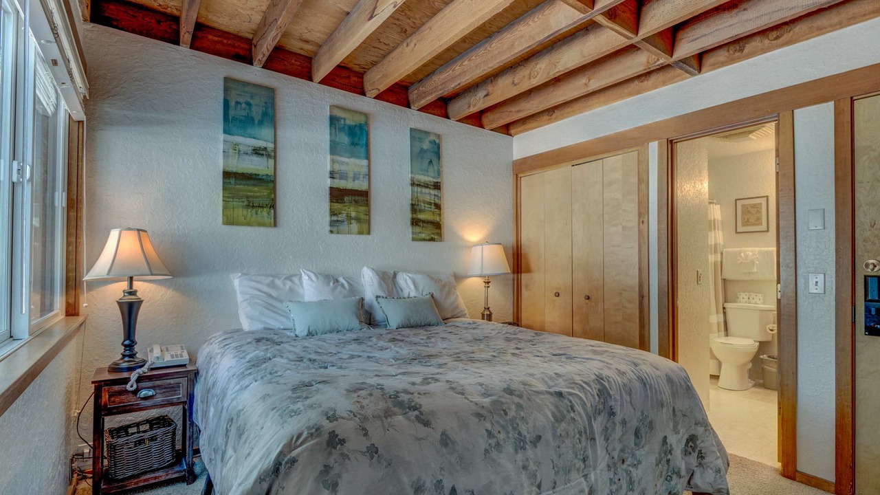 Photo of Bedroom in Tahoe Woods