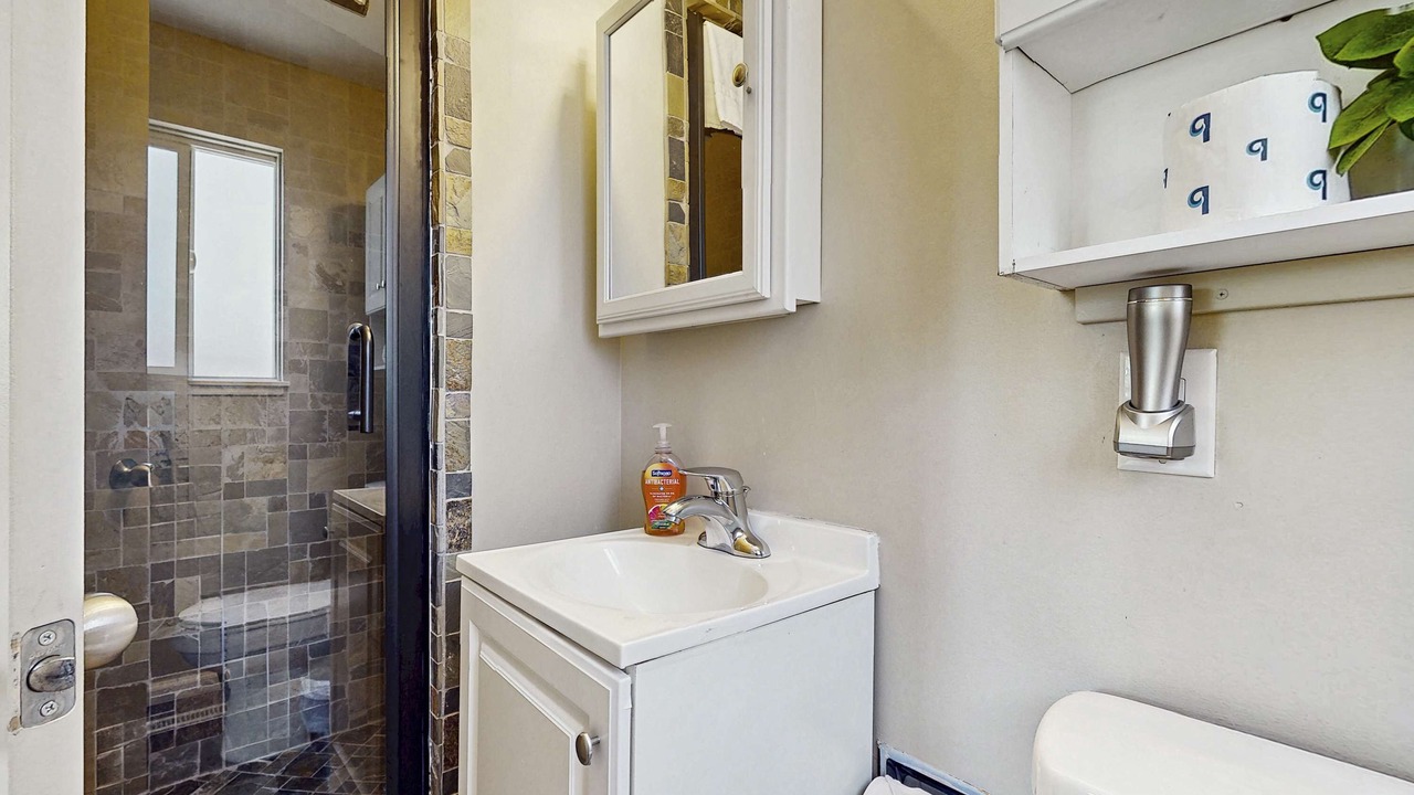 Photo of Bathroom in Stateline