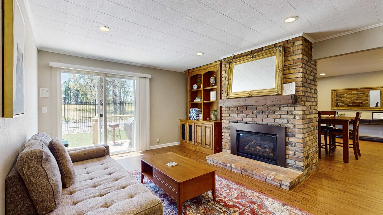 Photo of Livingroom in Stateline