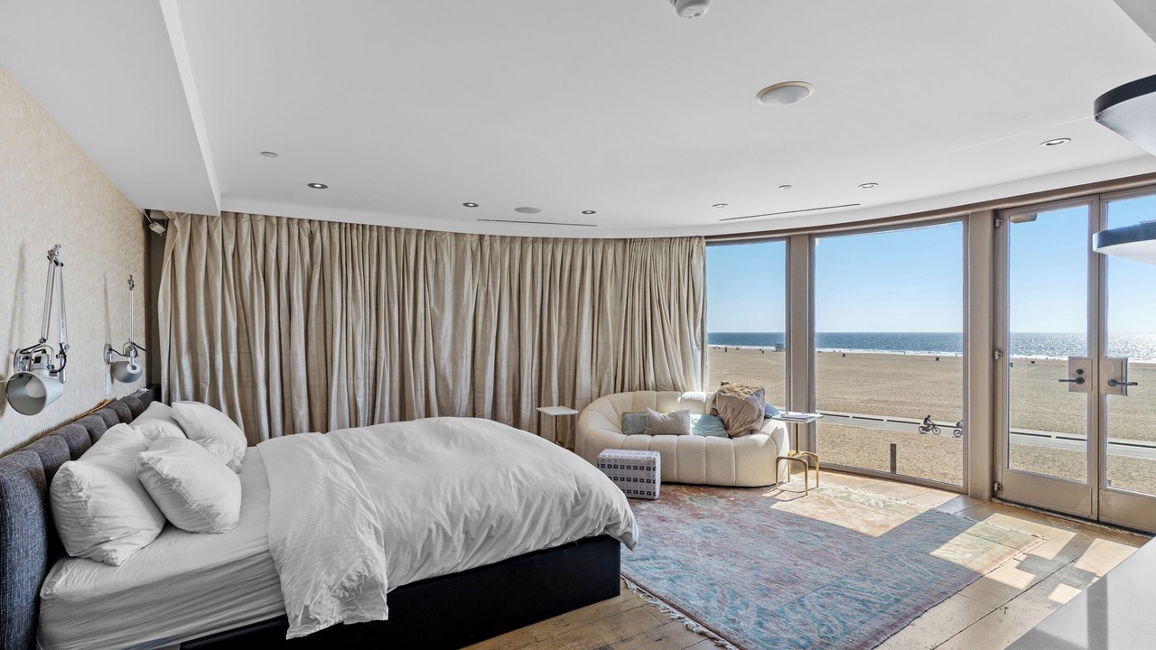 Photo of Bedroom in Downtown