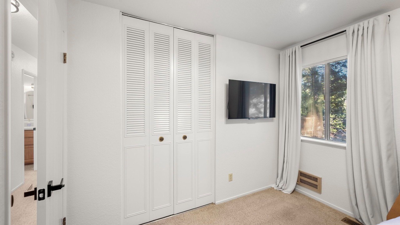 Photo of Bedroom in Glencoe