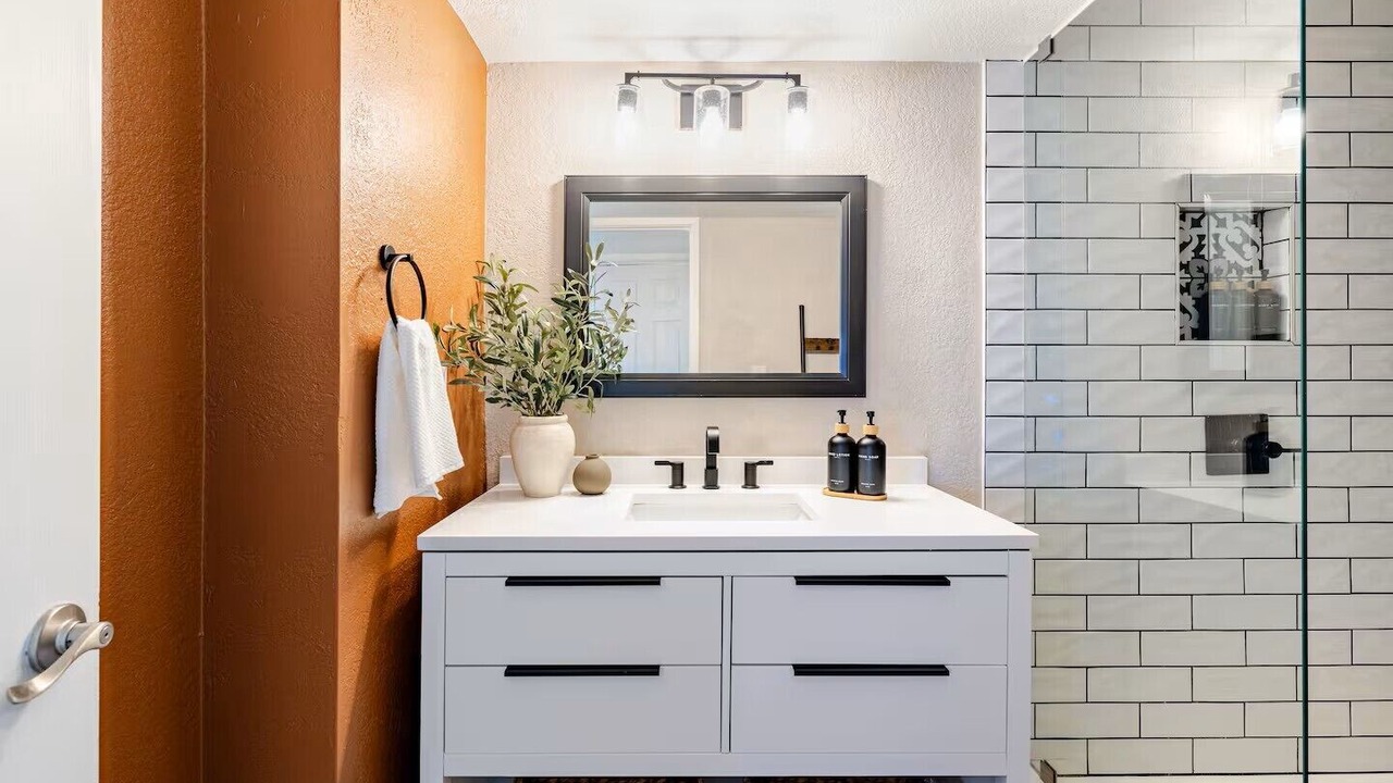 Photo of Bathroom in Scottsdale Estates Six