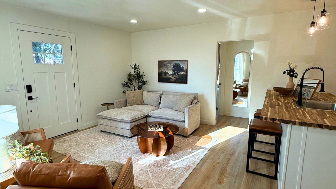 Photo of Livingroom in Redding