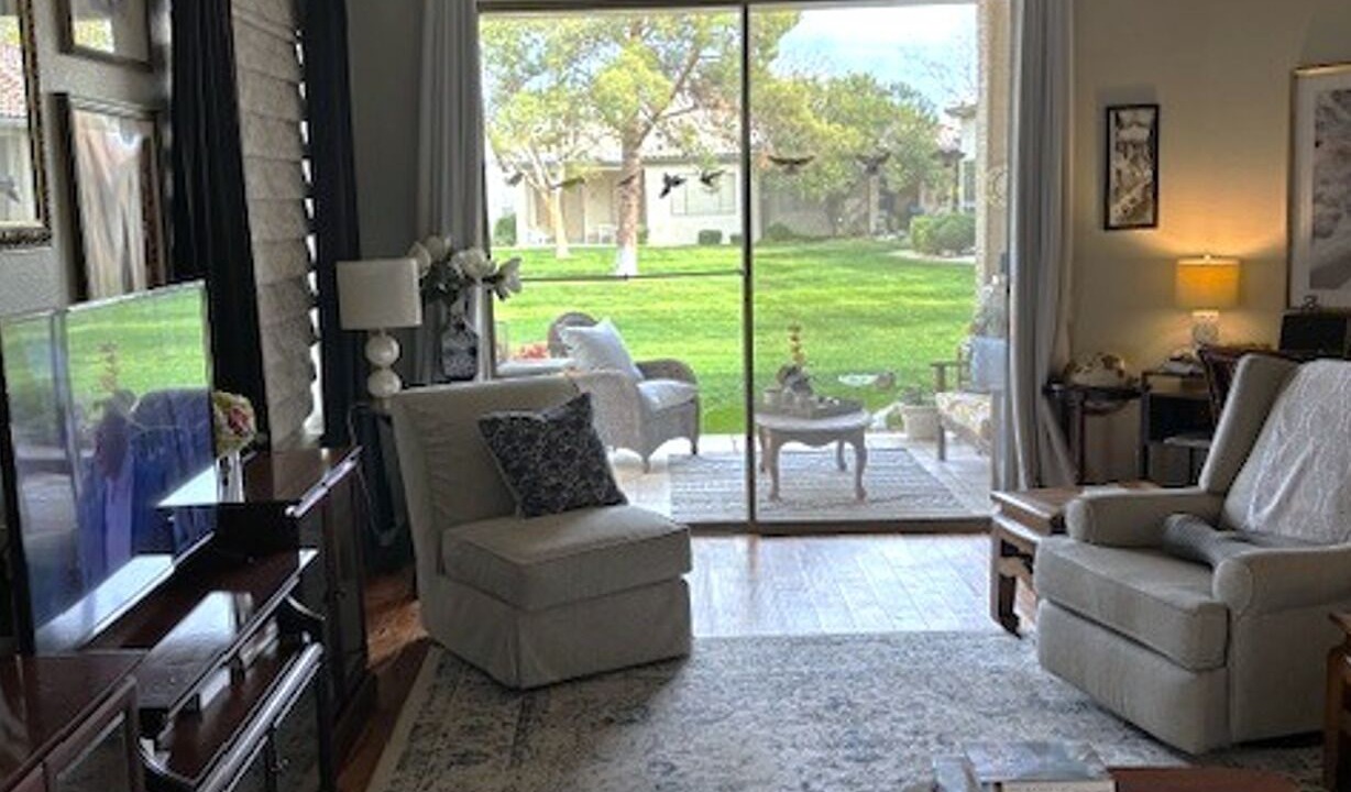 Photo of Livingroom in Oakwood