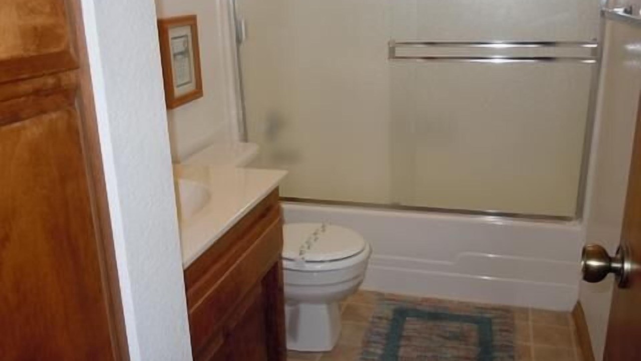 Photo of Bathroom in Peninsula Village