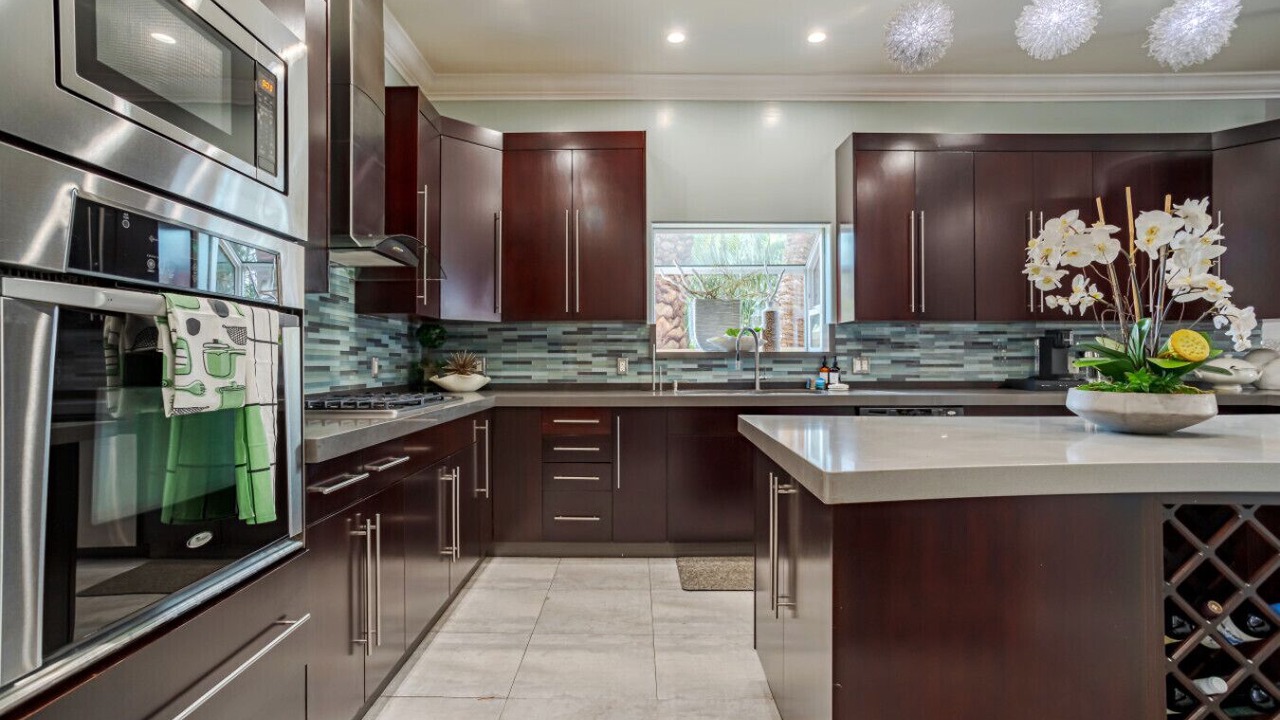 Photo of Kitchen in Valley Glen