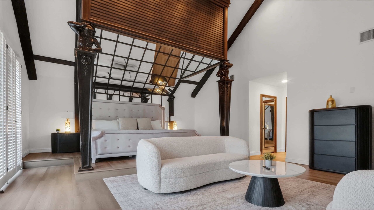 Photo of Livingroom in Encino