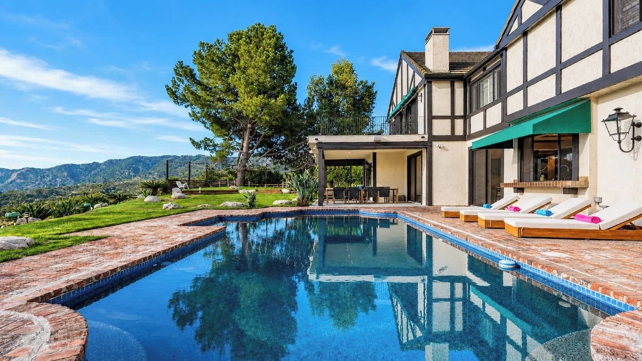 Photo of Outdoor in Encino