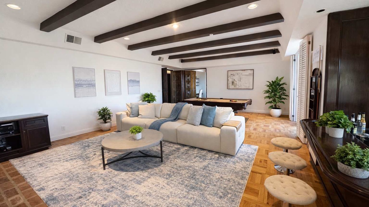 Photo of Livingroom in Encino
