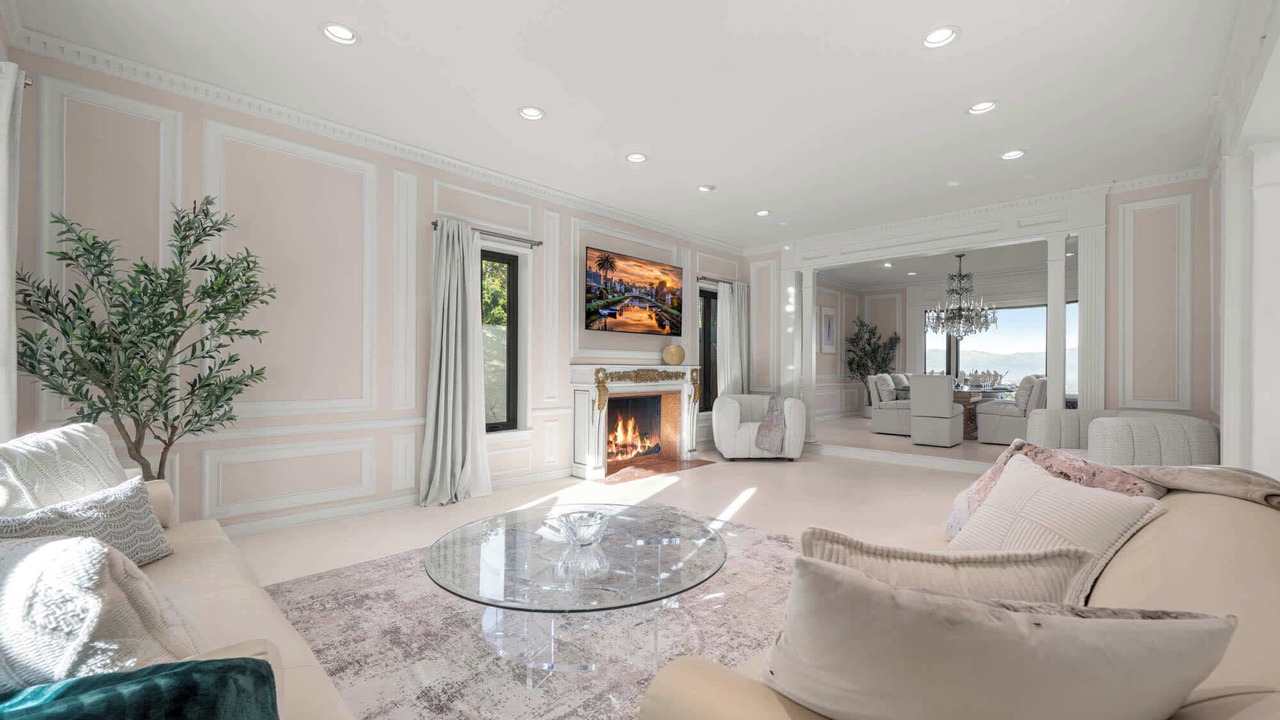 Photo of Livingroom in Encino