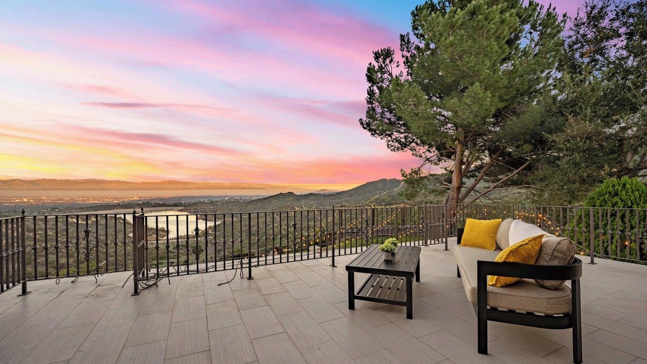 Photo of Patio Balcony in Encino