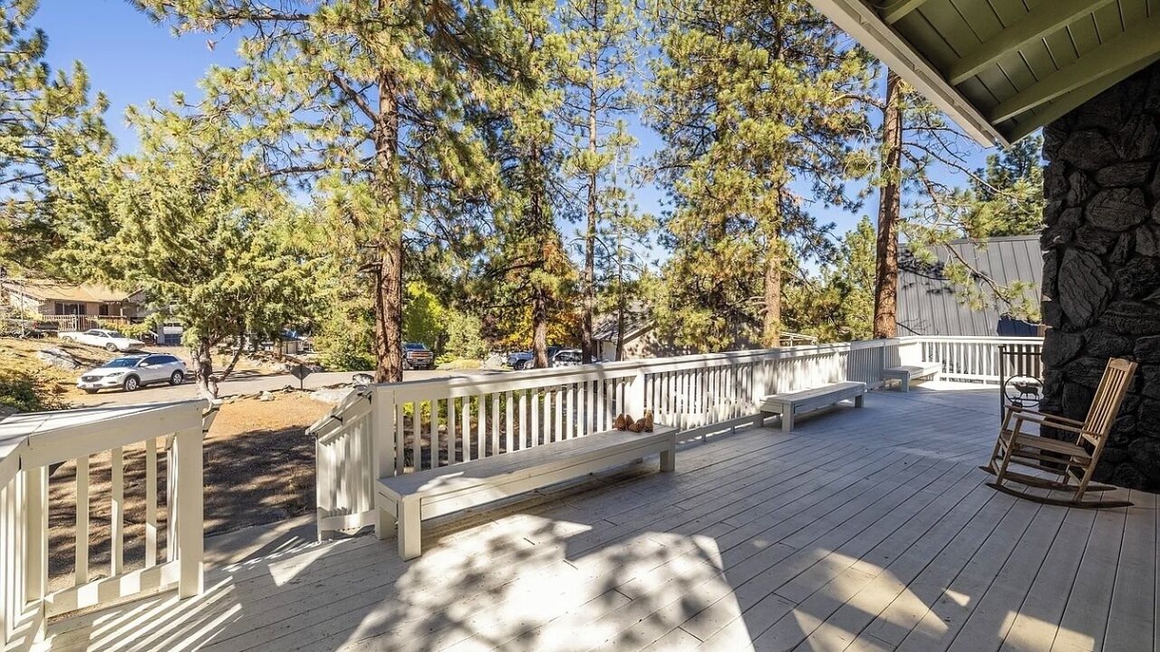 Photo of Patio Balcony in Wrightwood