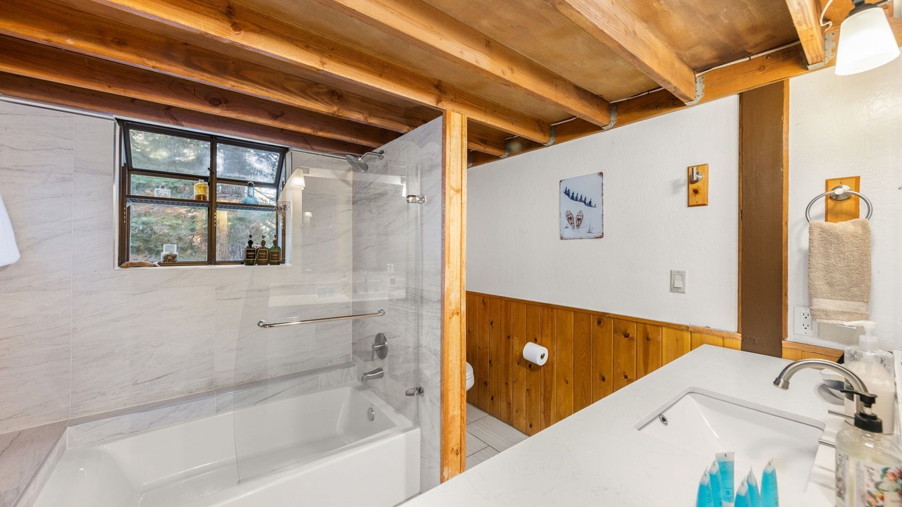 Photo of Bathroom in Kingswood Estates