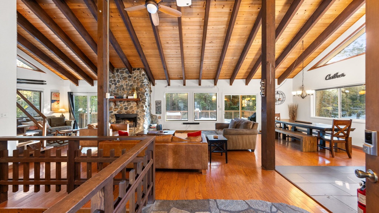 Photo of Livingroom in Kingswood Estates