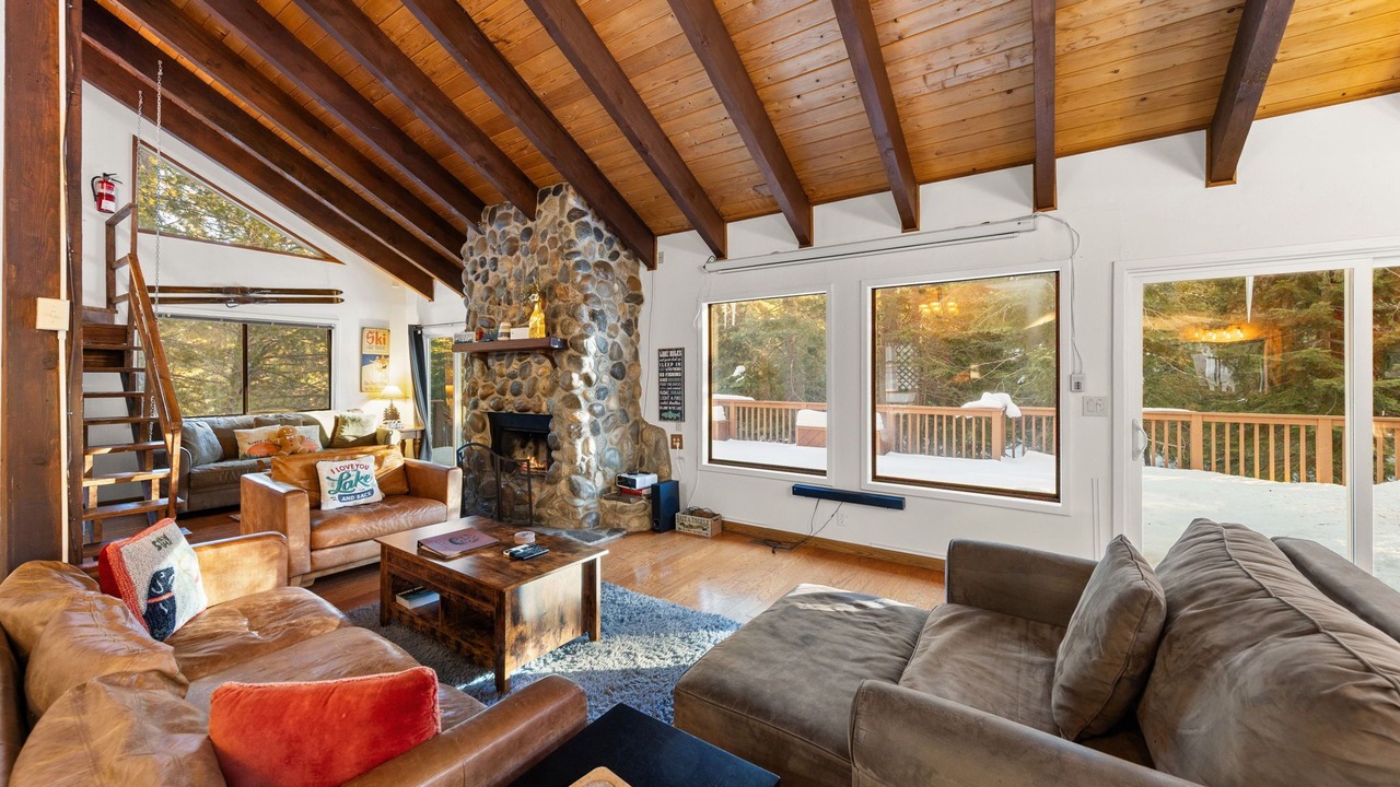 Photo of Livingroom in Kingswood Estates