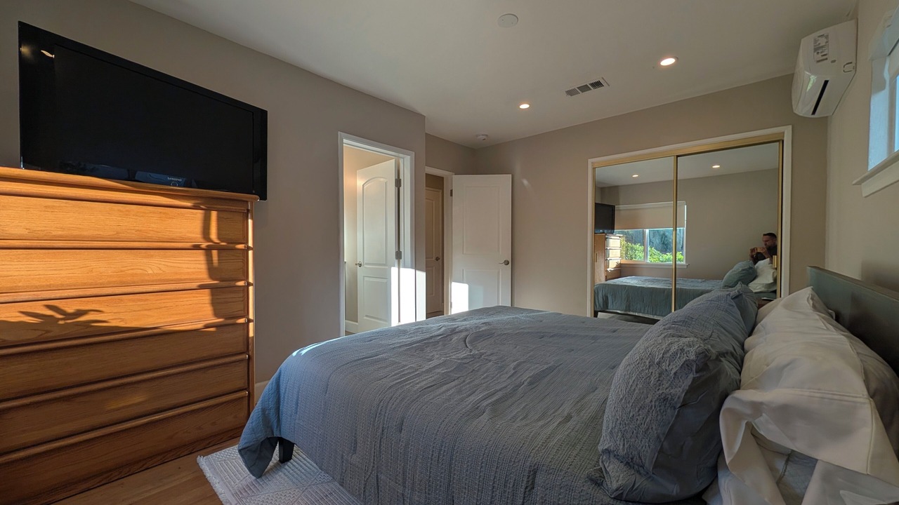 Photo of Bedroom in Encino Village