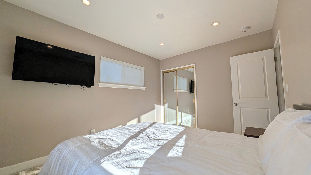 Photo of Bedroom in Encino Village