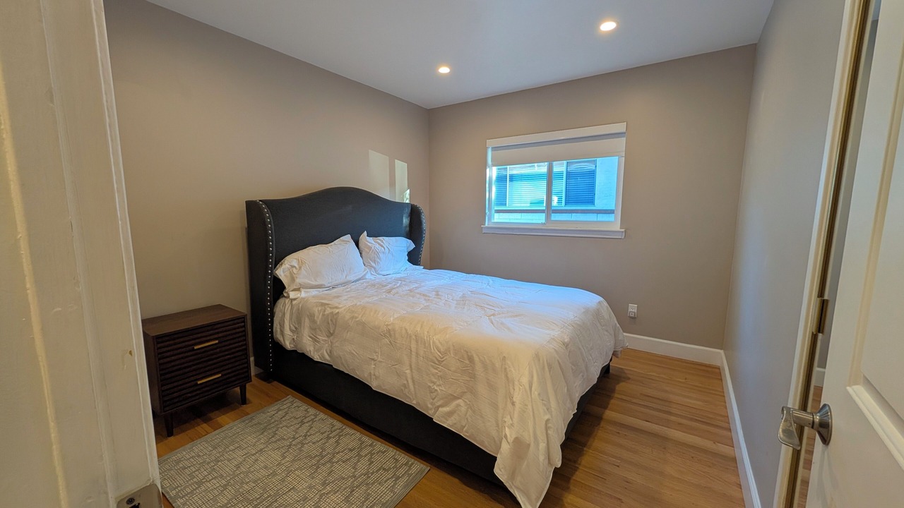 Photo of Bedroom in Encino Village