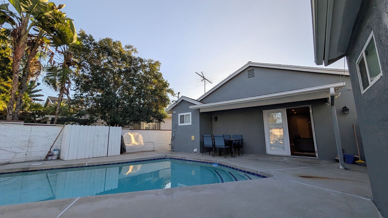 Photo of Outdoor in Encino Village