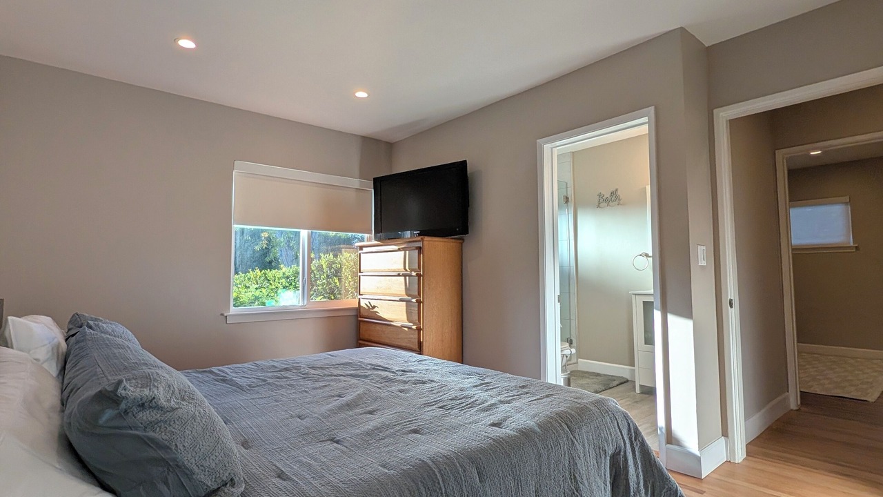 Photo of Bedroom in Encino Village