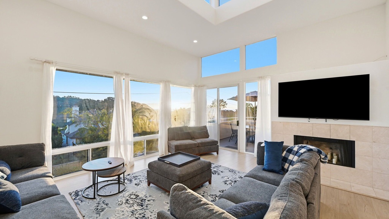 Photo of Livingroom in Del Mar Heights
