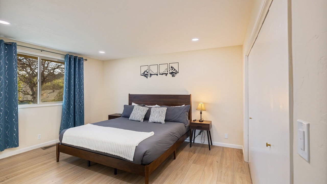 Photo of Bedroom in Yosemite Lakes