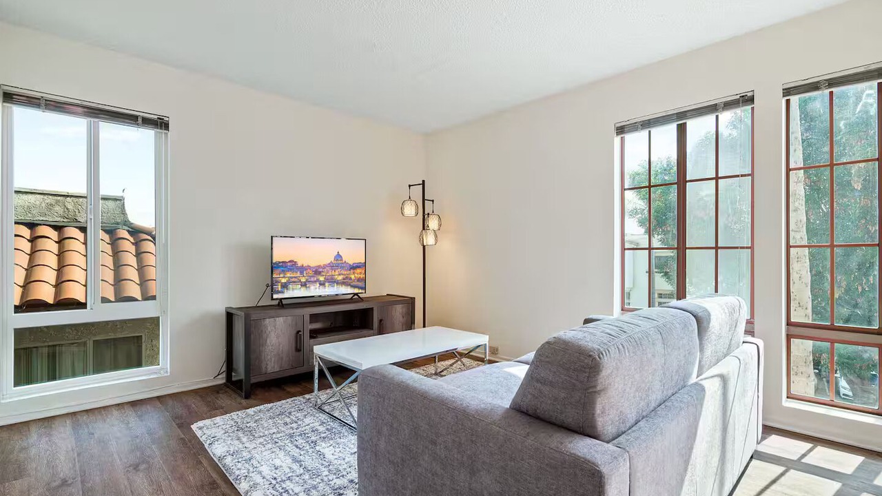 Photo of Livingroom in Downtown Culver City