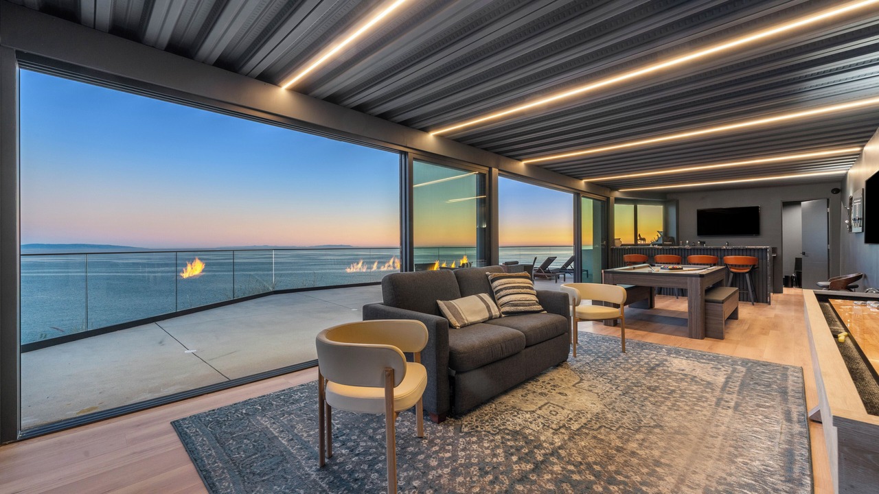 Photo of Livingroom in Malibu