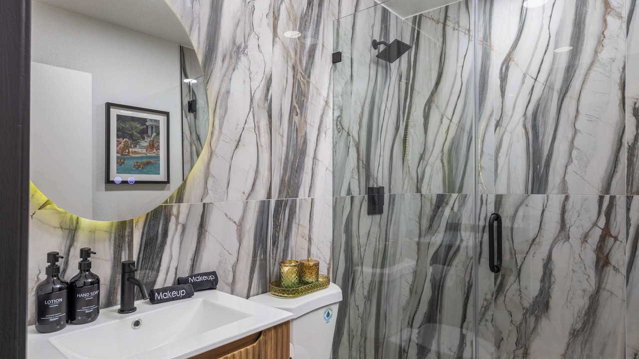 Photo of Bathroom in Racquet Club West