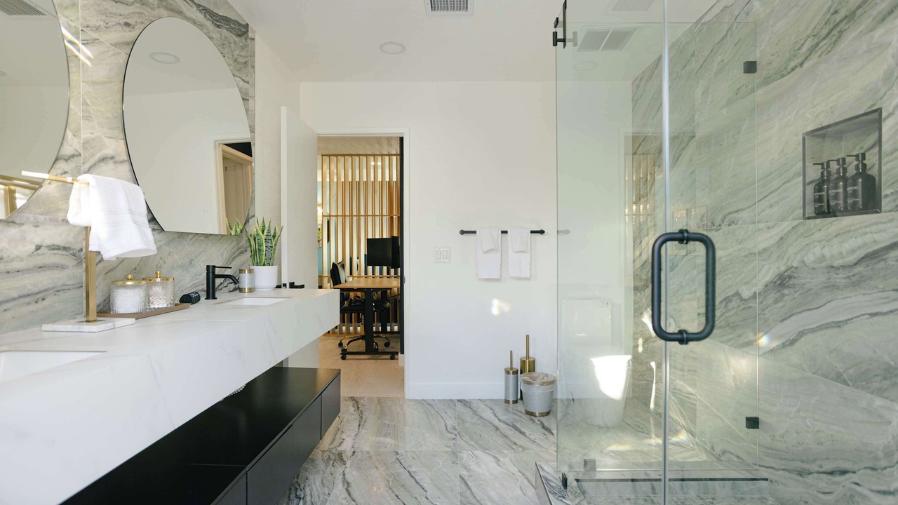 Photo of Bathroom in Racquet Club West