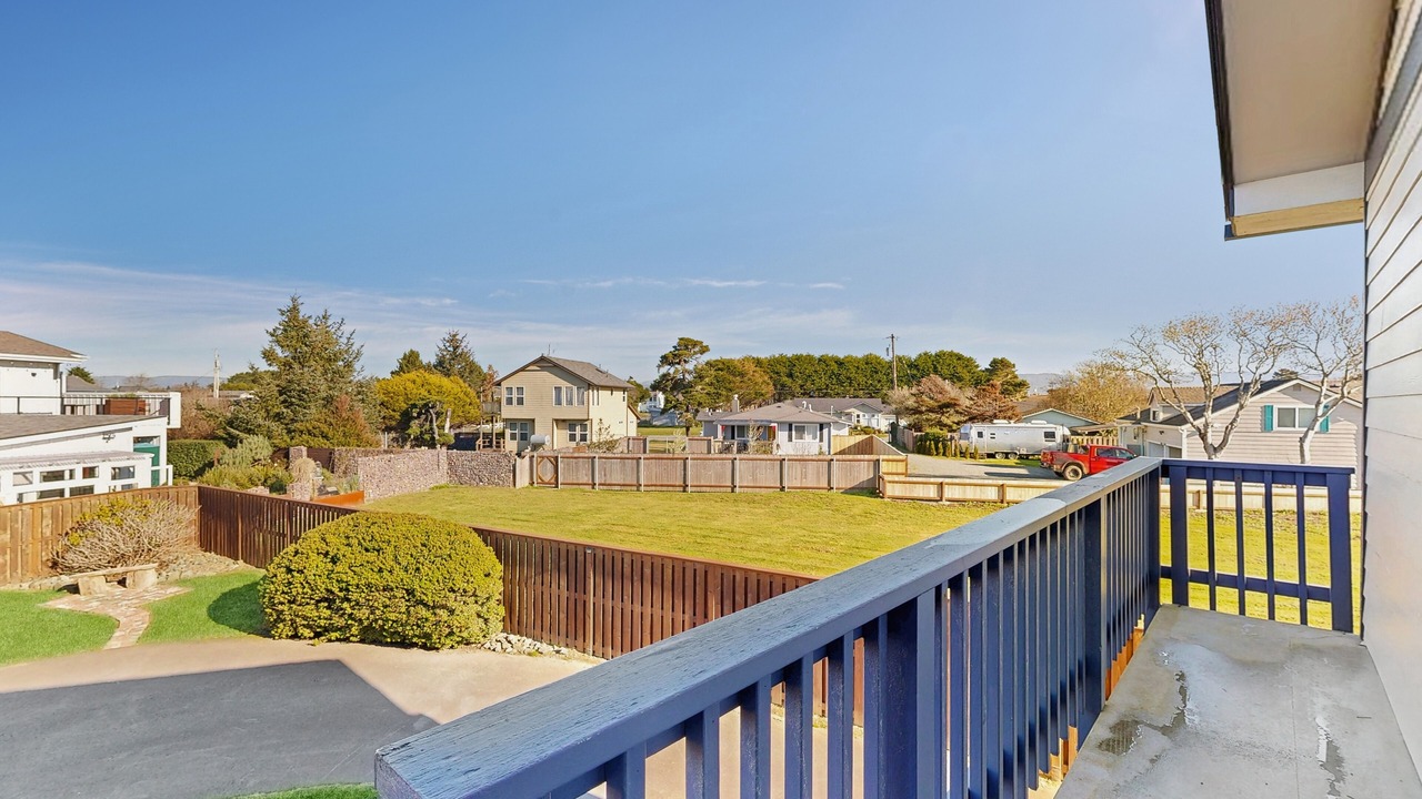 Photo of Patio Balcony in Crescent City North