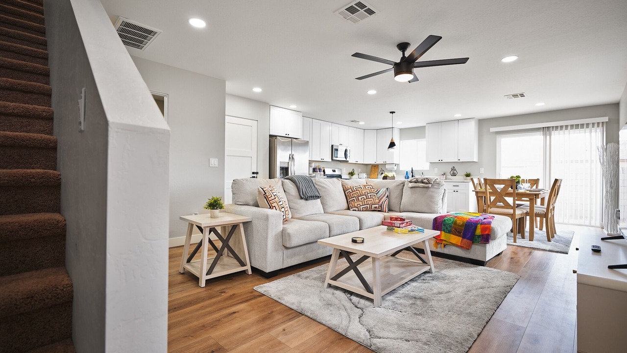 Photo of Livingroom in South Mountain