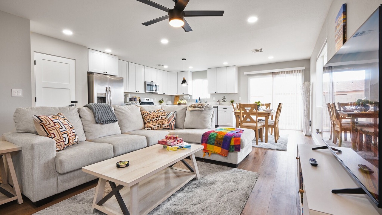 Photo of Livingroom in South Mountain