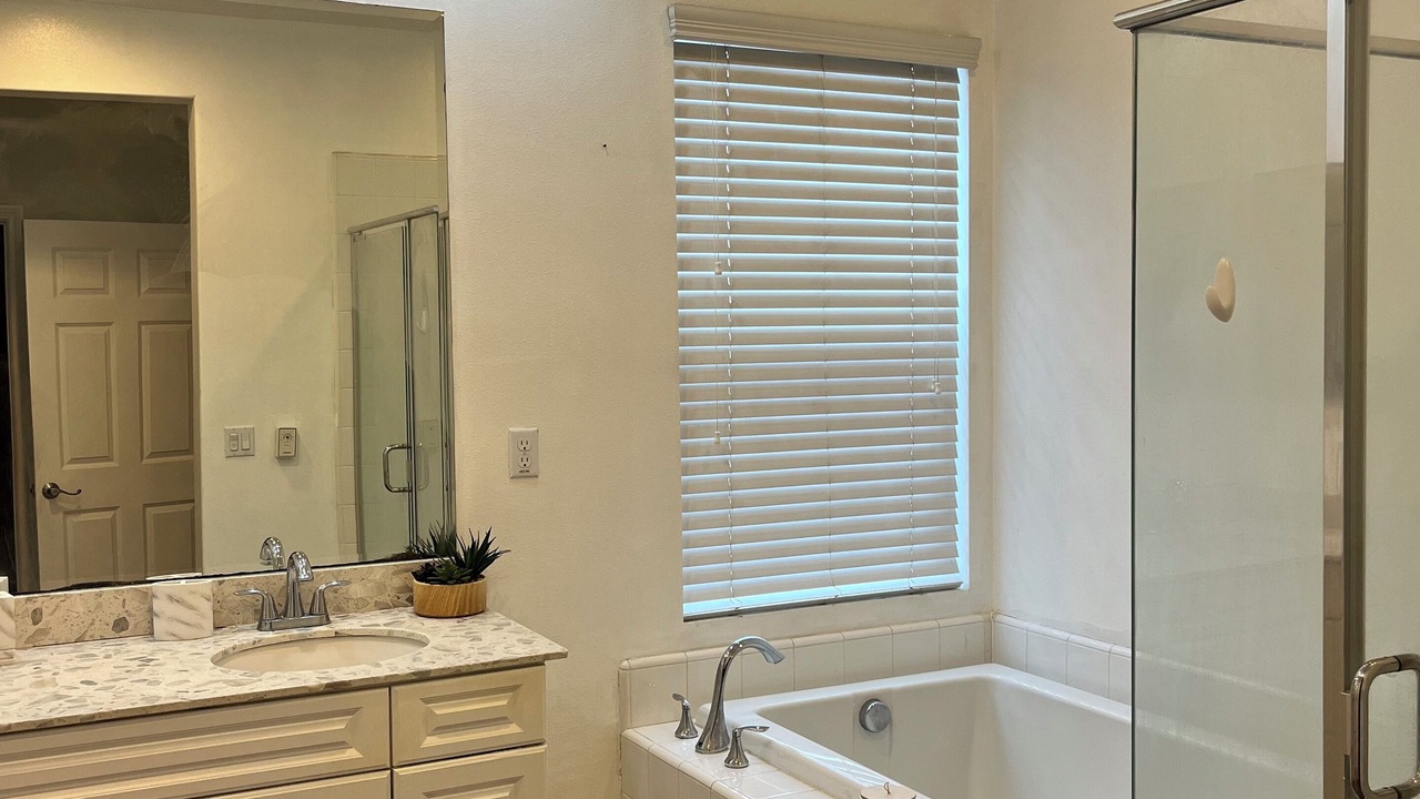 Photo of Bathroom in Guasti
