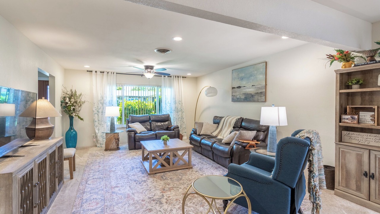Photo of Livingroom in Enterprise