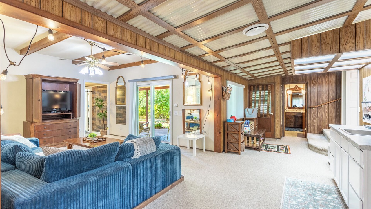 Photo of Livingroom in Enterprise