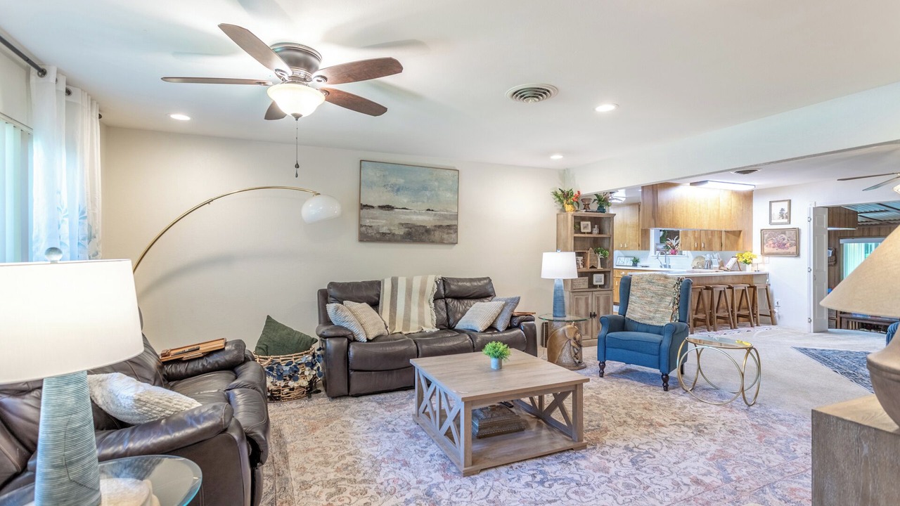 Photo of Livingroom in Enterprise