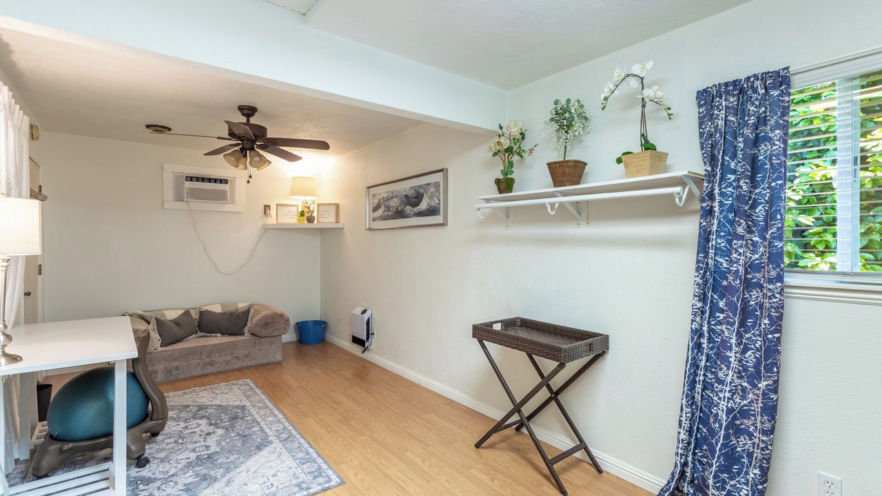 Photo of Livingroom in Enterprise