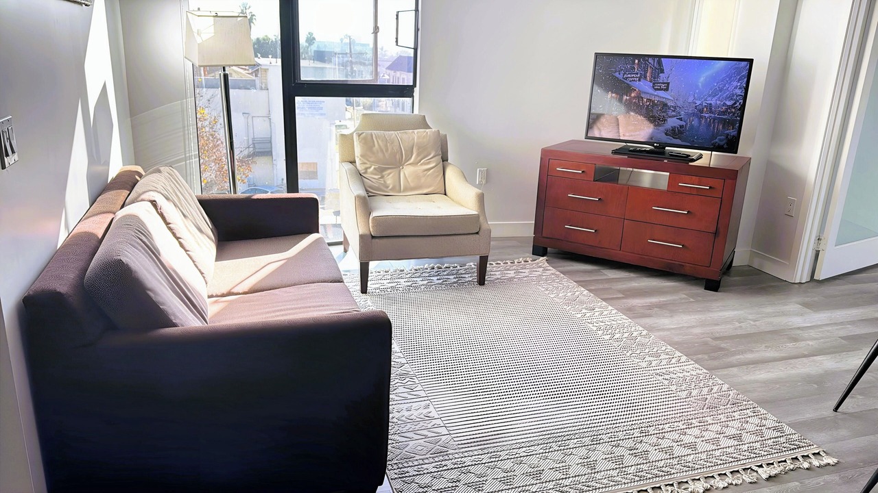 Photo of Livingroom in Fairfax District