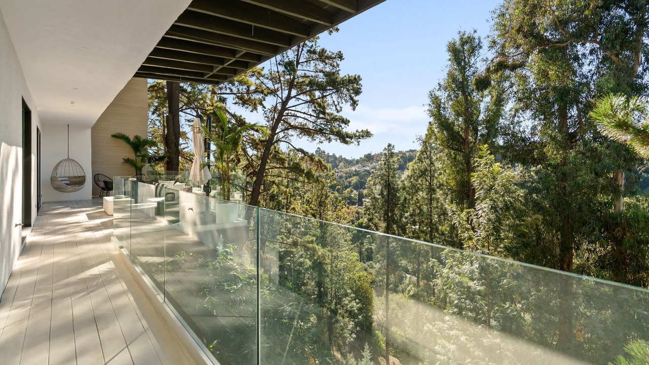 Photo of Bedroom in Hollywood Hills West