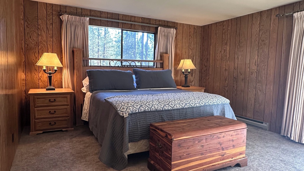 Photo of Bedroom in Graeagle