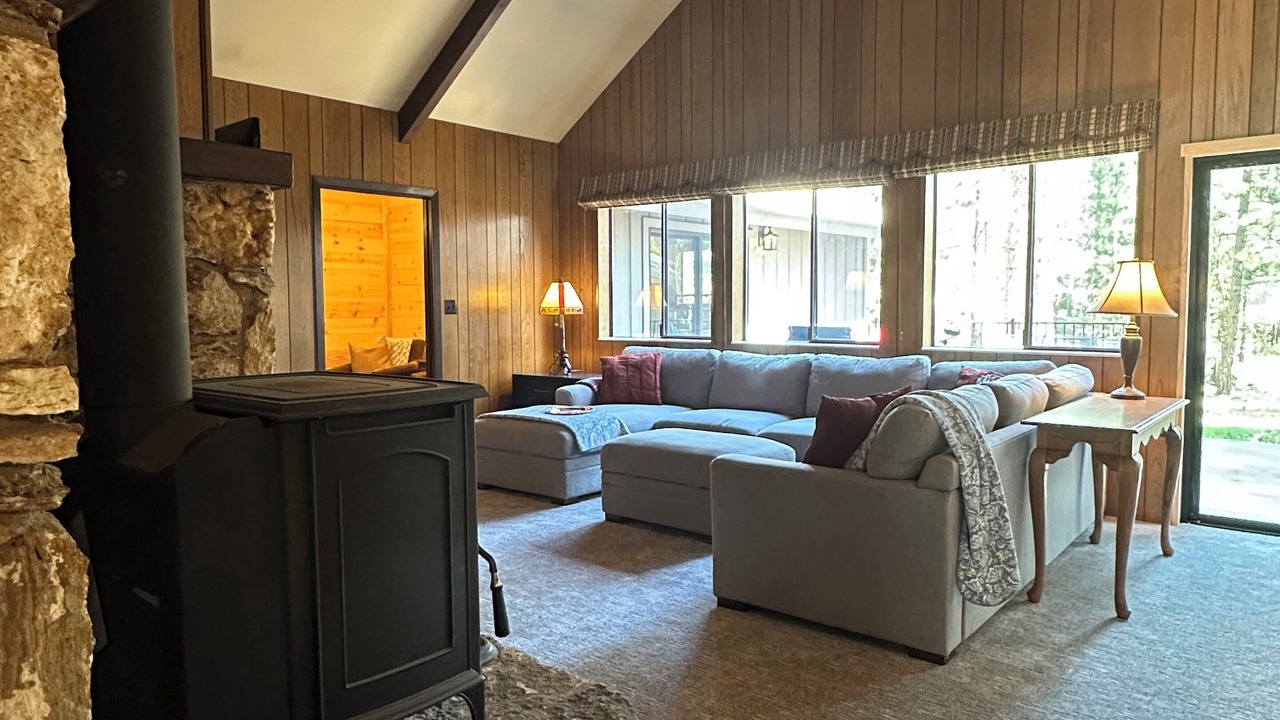 Photo of Livingroom in Graeagle