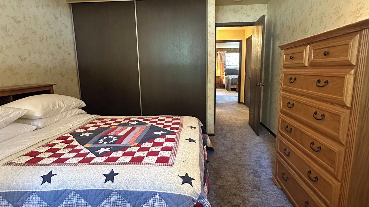 Photo of Bedroom in Graeagle