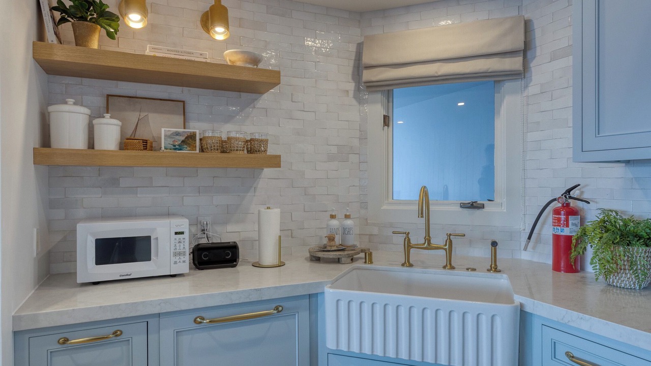Photo of Others in Avalon
